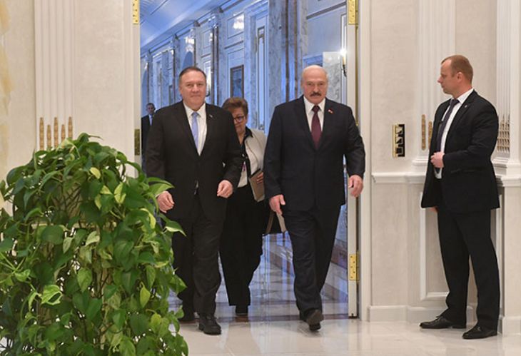 Помпео призвал власти Беларуси к прекращению насилия в отношении протестующих Помпео призвал власти Беларуси к прекращению насилия в отношении протестующих