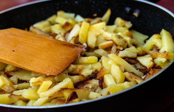 Кулинары назвали 5 секретов идеальной жареной картошки
