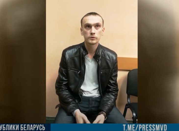 «Хотел оставить его себе». В Гродно задержали парня, снявшего госфлаг со здания предприятия 
