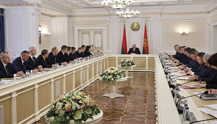 Премьеры Беларуси и РФ обсудили энергетику и коронавирус