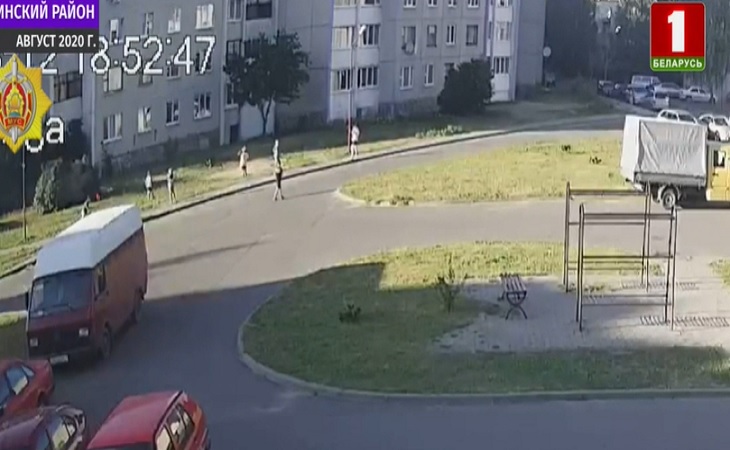 Парни из Кобрина получили по 3 года колонии за брошенный с балкона «коктейль Молотова»  