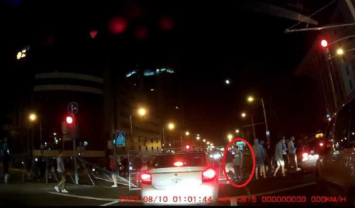 Жителя Минска обвиняют в участии в беспорядках в ночь с 9 на 10 августа Жителя Минска обвиняют в участии в беспорядках в ночь с 9 на 10 августа