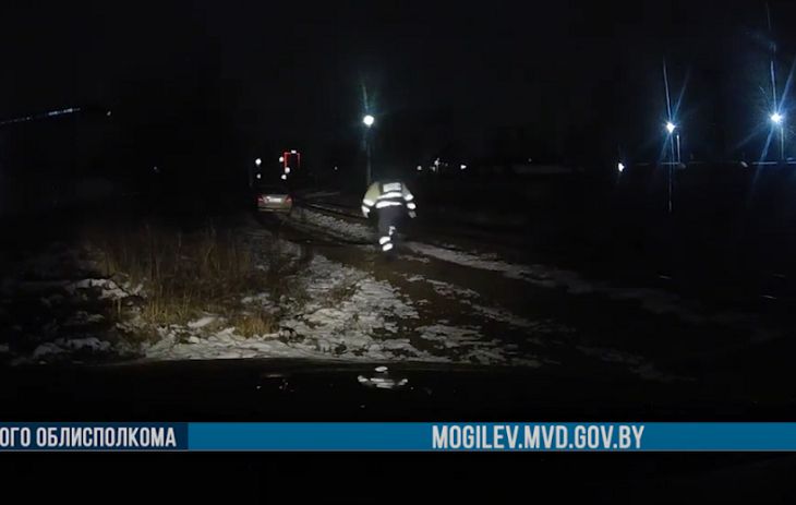 В Бобруйске с погоней задерживали пьяного бесправника – кадры