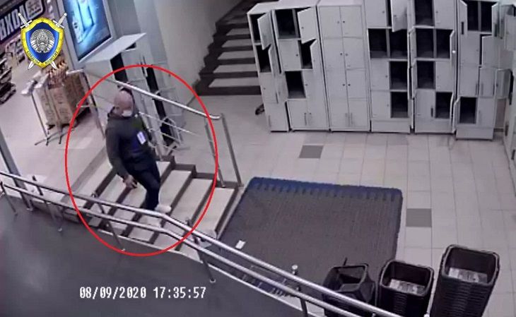В Минске будут судить мужчину, который под видом мерчандайзера украл 12 упаковок семги из магазина