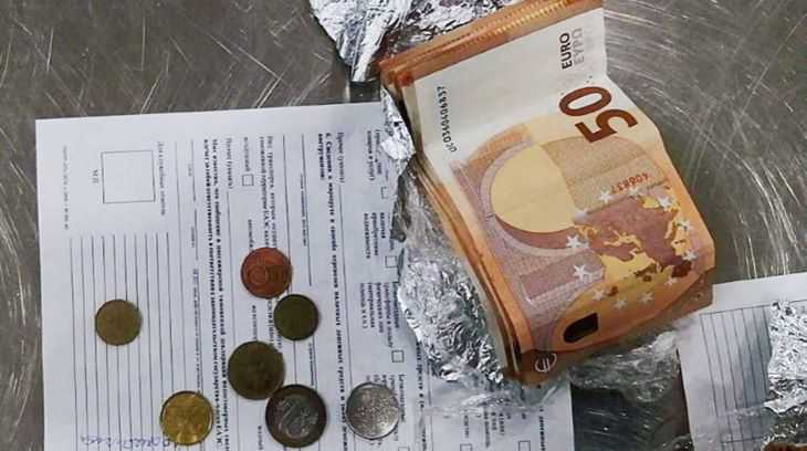 Белоруска хотела через границу провезти более 33,5 тыс. евро в фольге и пищевой пленке: но план провалился 