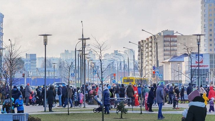 Силовики задерживают участников локальных маршей в разных районах Минска