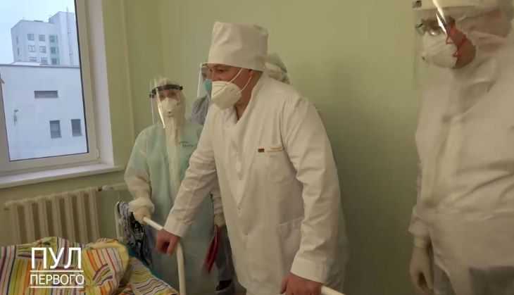 Пациентки рассказали Лукашенко о своем здоровье: президент дал им совет Пациентки рассказали Лукашенко о своем здоровье: президент дал им совет