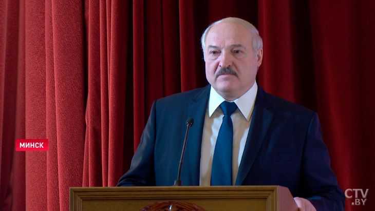 Лукашенко рассказал, к какой профессии относится с особым трепетом