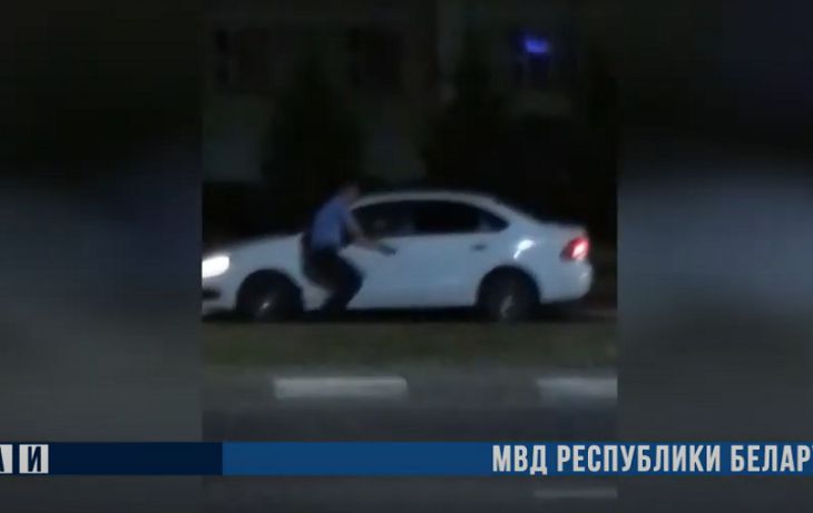 Жителю Жлобина дали 4 года колонии за наезд на милиционера Жителю Жлобина дали 4 года колонии за наезд на милиционера