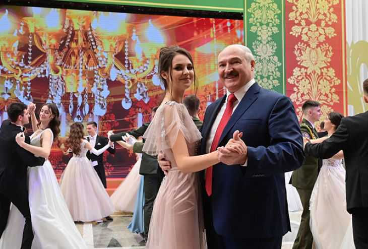 И это не Путин: Стало известно, кто первым поздравил Лукашенко с Новым Годом