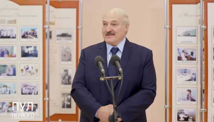 «Не повторяйте за мной»: Лукашенко рассказал, почему входит в красную зону без защиты
