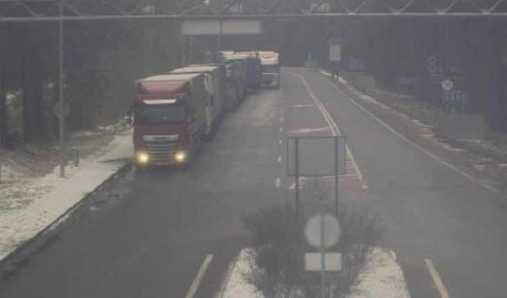 Снова на границе Беларуси с Евросоюзом проблемы – пробки из тысяч фур
