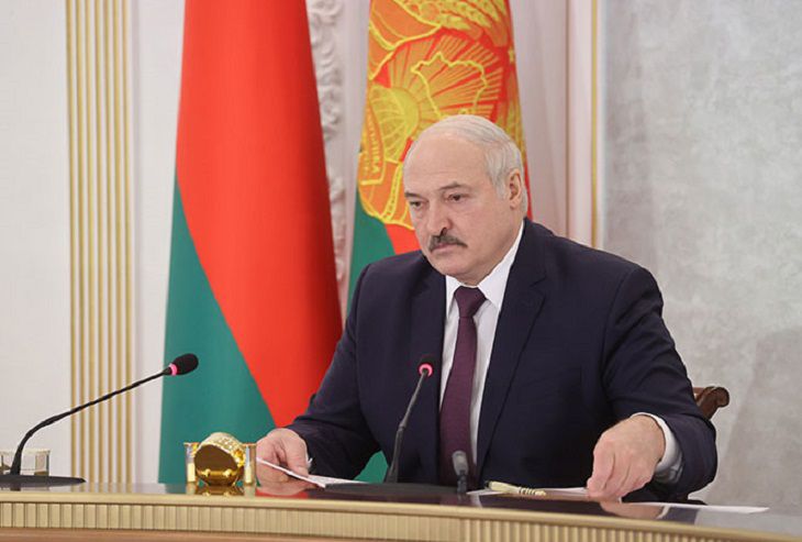 Как Лукашенко оценивает ситуацию с ковидом в Беларуси: У нас тысячами за сутки не гибнут