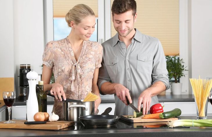 Какие 4 ошибки портят вкус знаменитого салата Оливье Какие 4 ошибки портят вкус знаменитого салата Оливье