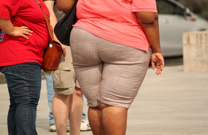 Почему люди набирают вес после замужества: специалисты нашли простое объяснение