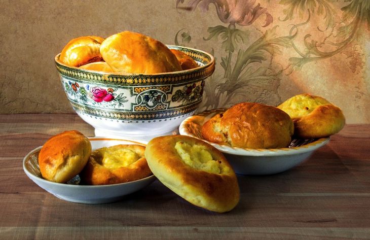 Как приготовить идеальные пирожки на сковородке: опытные хозяйки поделились секретами