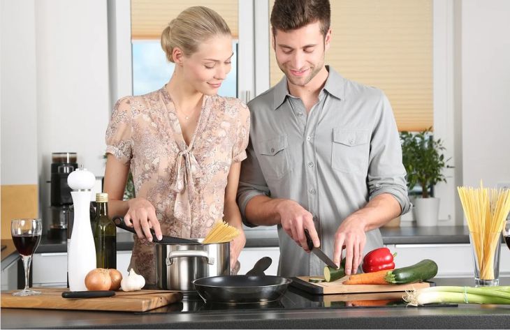 Как приготовить лучший Оливье на Новый год: кулинары раскрыли 10 секретов