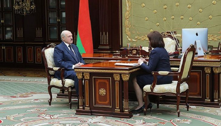 Лукашенко наградил Кочанову с Мясниковичем. И не только их
