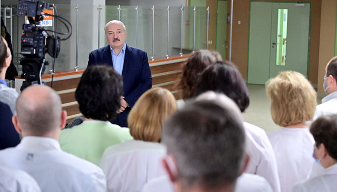 Лукашенко рассказал, что его настораживает в вакцинации от COVID-19 Лукашенко рассказал, что его настораживает в вакцинации от COVID-19