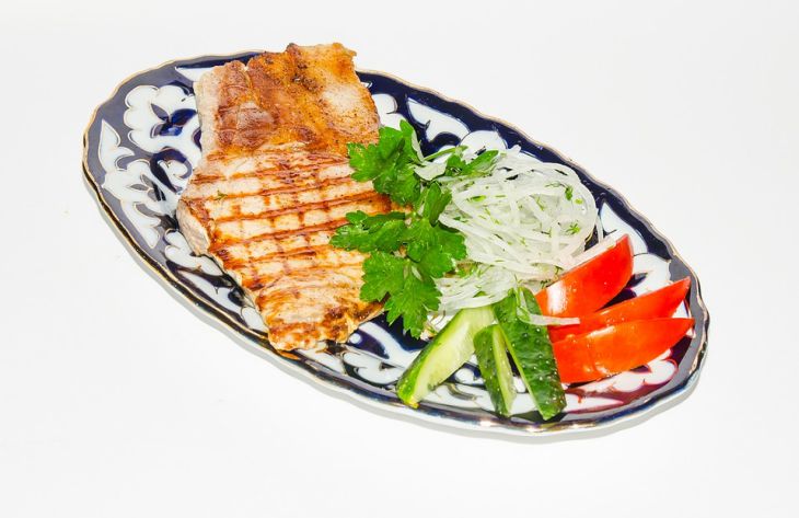 Как приготовить сочные и нежные отбивные из свинины: проверенный способ