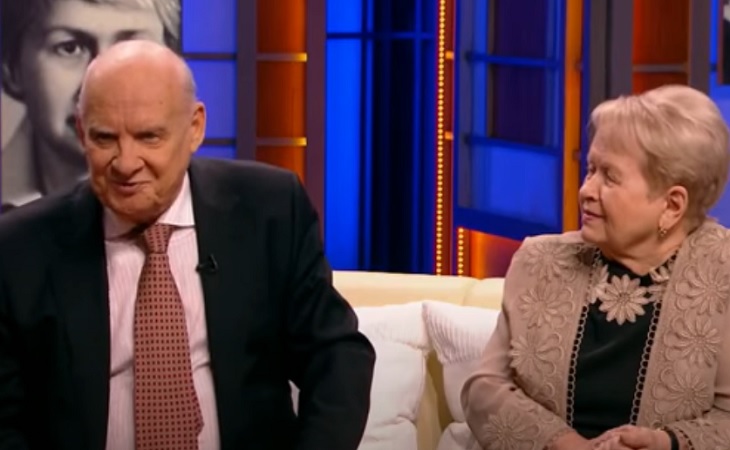 Пахмутову и Добронравова госпитализировали с коронавирусом    