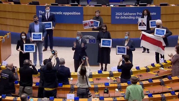 «Это награда всех белорусов». В Европарламенте наградили премией Сахарова представителей оппозиции