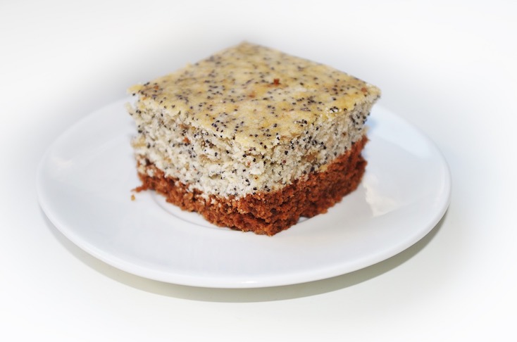 Рецепт творожного пирога с маковым кремом на завтрак