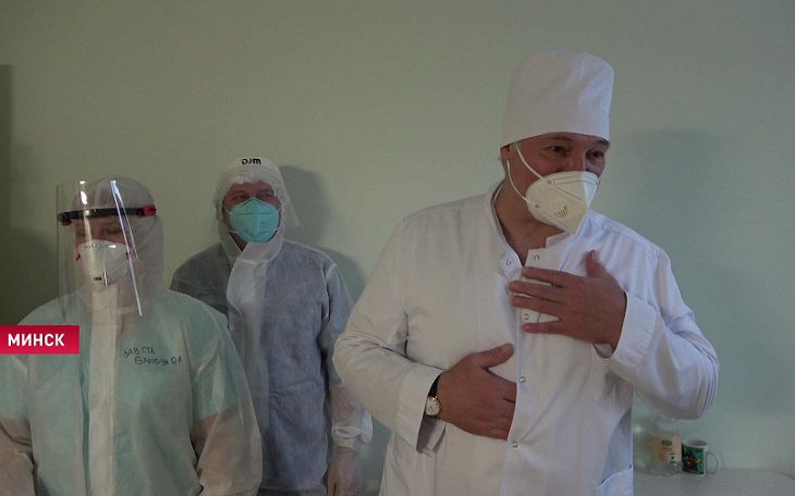 «Да не бойся!» Вот что Лукашенко предложил одному из пациентов с коронавирусом