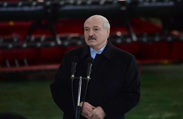 Лукашенко приехал в Витебск оценить ситуацию с COVID-19 Лукашенко приехал в Витебск оценить ситуацию с COVID-19