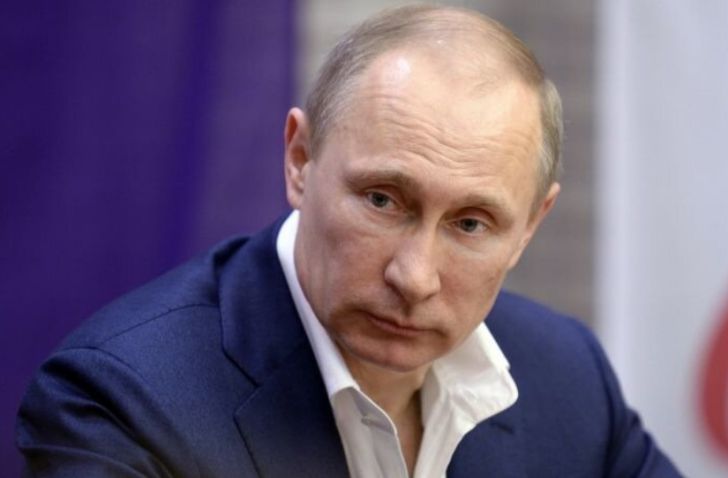 Путин объяснил, почему учителя и уборщицы в России получают одинаковые зарплаты    