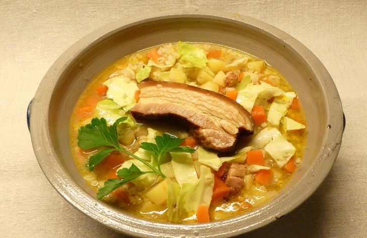 Как приготовить вкусный суп из копченостей и квашеной капусты: простой рецепт
