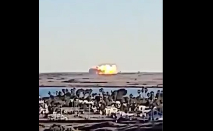 Космический корабль SpaceX взорвался при посадке