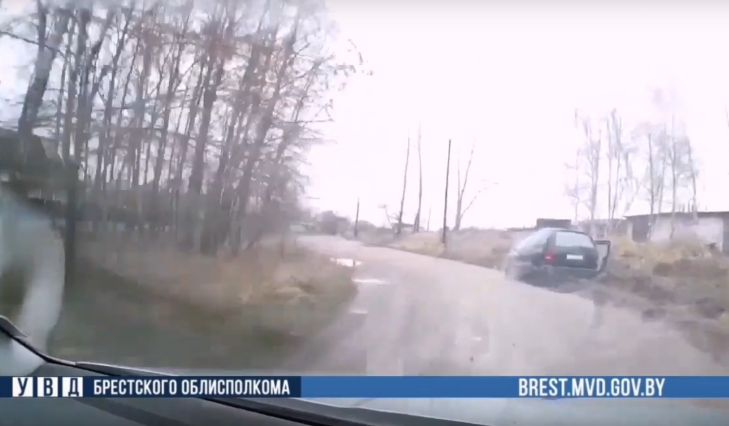3,58 промилле алкоголя и 7 административных протоколов: в Бресте пьяный водитель пытался скрыться от ГАИ и попал в ДТП