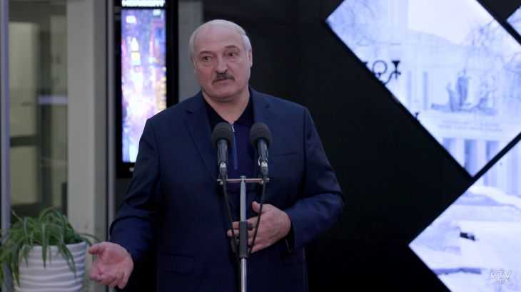 Лукашенко: Мы за сутки введем комендантский час и зачынім так, что никто нос не высунет