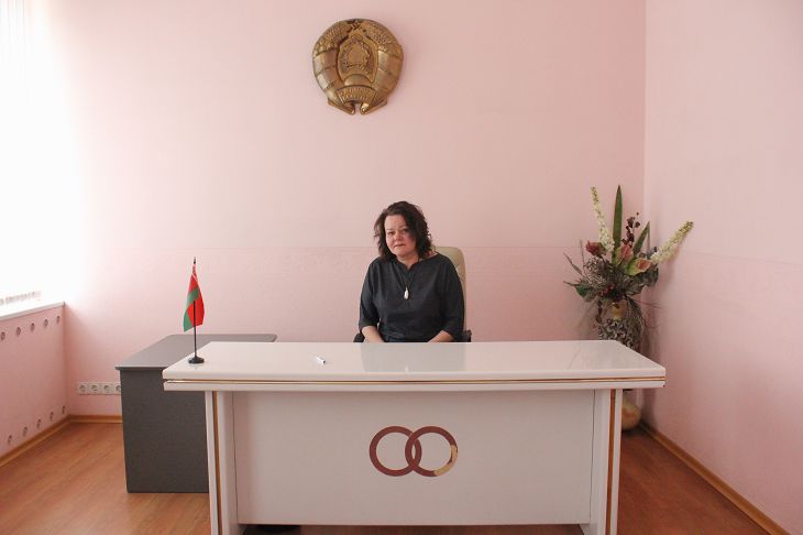 О браках, разводах и демографической ситуации в Беларуси рассказала начальник отдела ЗАГС Партизанского района Минска Елена Горшкова