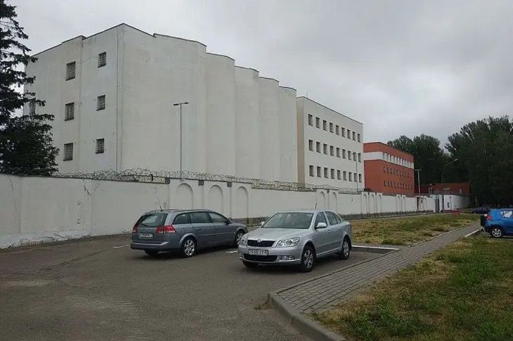 С прошлого года на Окрестина не принимают передачи Окрестина