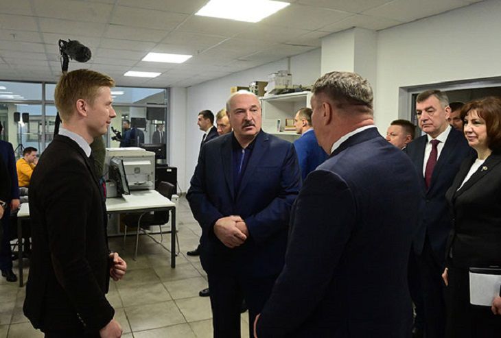 Лукашенко назвал условие, при котором белорусы будут нездоровы, а их дети – нищими