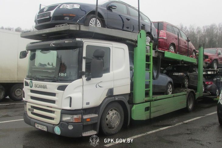 Оружие, наркотики, психотропы. В ГПК Беларуси рассказали, что пытаются провезти через границу граница