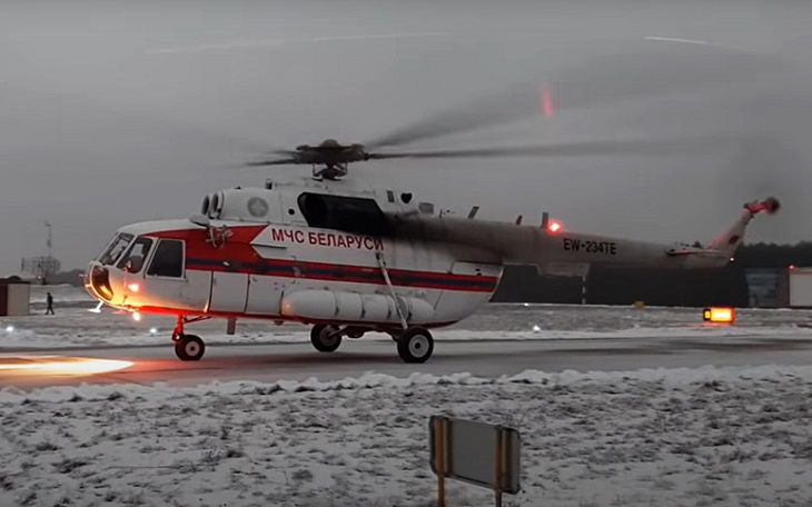 Авиаторы МЧС транспортировали из Бреста в Минск тяжелого пациента с COVID-19