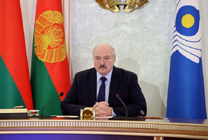 Лукашенко нашел альтернативу ИТ-технологиям и ПВТ