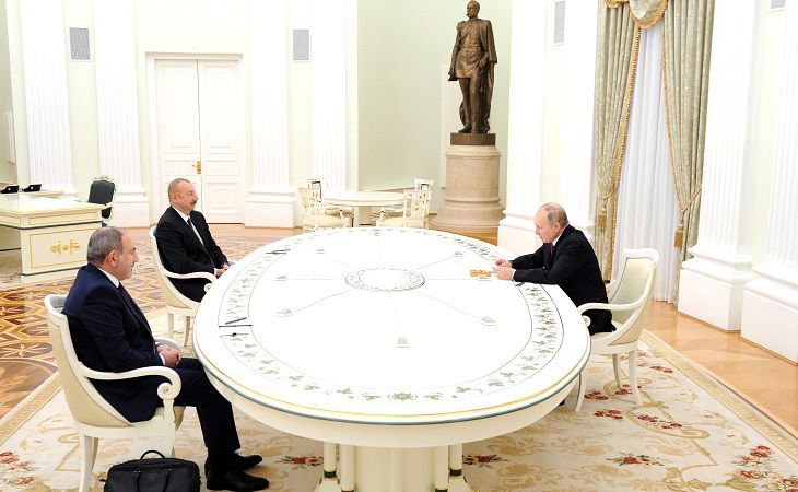 Путин, Алиев и Пашинян в Кремле проводят переговоры по Карабаху