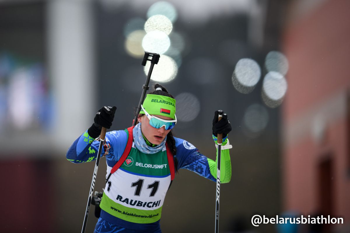 Елена Кручинкина из сборной Беларуси показала лучший ход в спринте на этапе КМ по биатлону. Однако победить ей не удалось