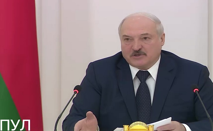 «Внесите американские законы»: Лукашенко поручил ввести жесточайшее наказание за зарплату в конвертах