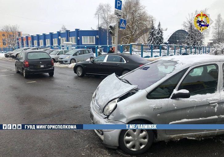 В Минске не поделили дорогу два «Ситроена»: пострадала 15-летняя