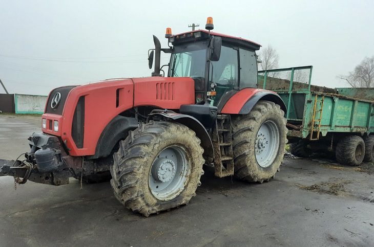 Два брата-тракториста и водитель грузовика под Мозырем украли свыше 1 000 л топлива трактор