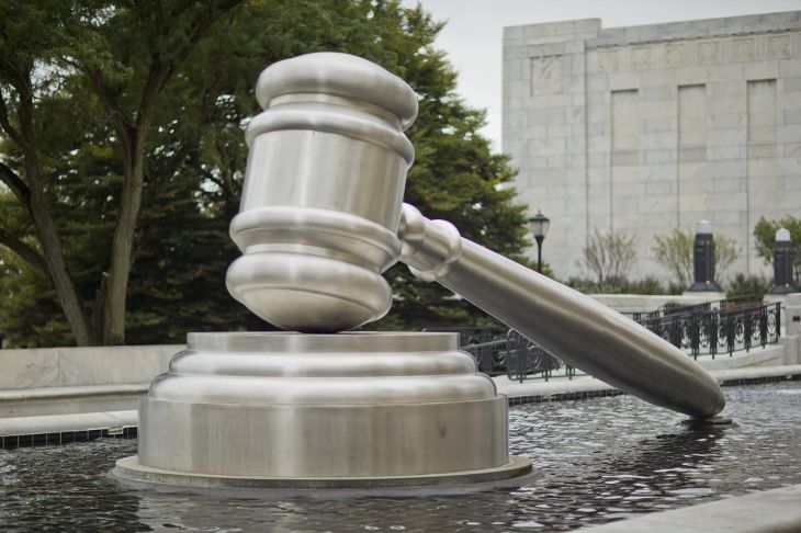 Суд США Статуя