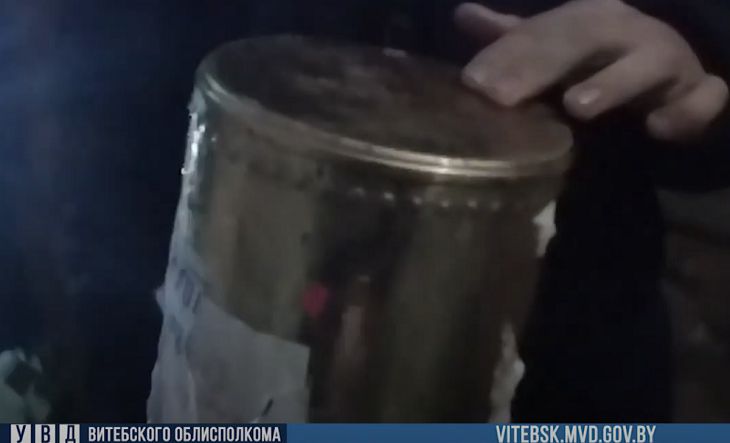 Два школьника обокрали церковь в Чашниках ящик