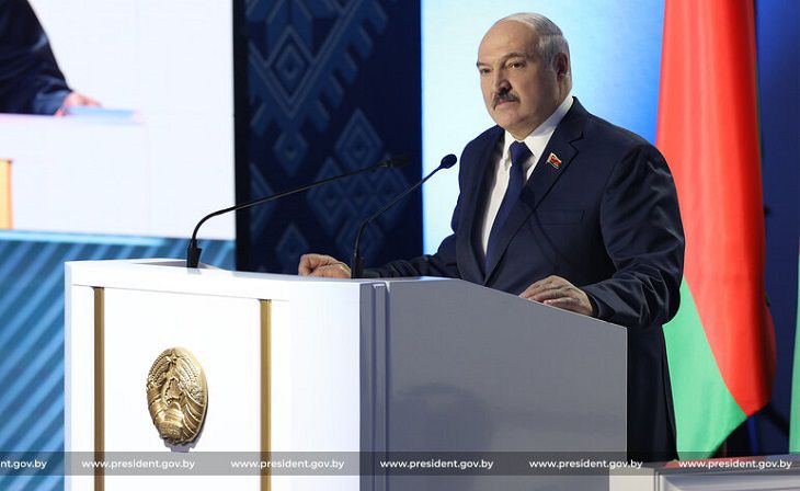 Лукашенко: я абсолютно мирный человек, но наступают моменты, когда надо и зубы показывать Александр Лукашенко