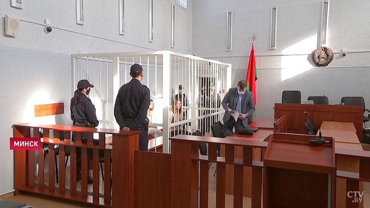 Прокурор запросила для журналисток Андреевой и Чульцовой по 2 года лишения свободы суд