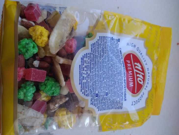 Могут оказывать эффект слабительного: В магазинах Беларуси нашли опасные сладости и сухофрукты
